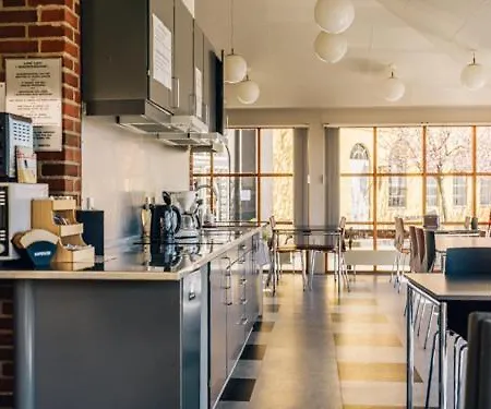 Stoberiet بيت شباب *